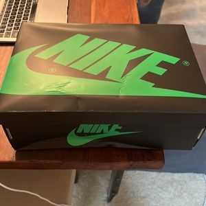 ***Sold Off Platform*** Air Jordan Retro 1 | “Lucky Green” Size 10